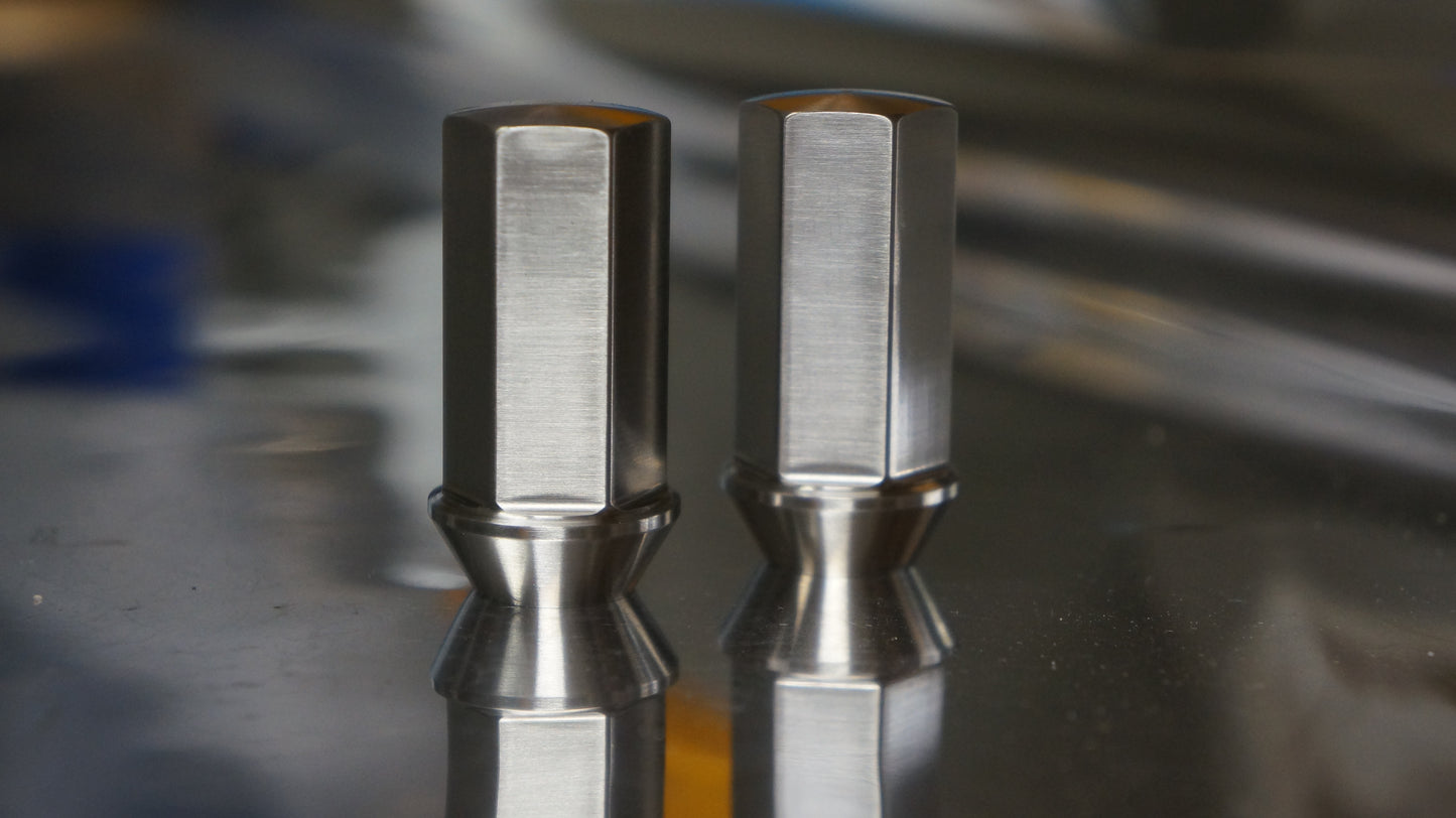 20x Titanium Lug Nut M12 x 1.5 HEX 17 Closed End 60deg seat