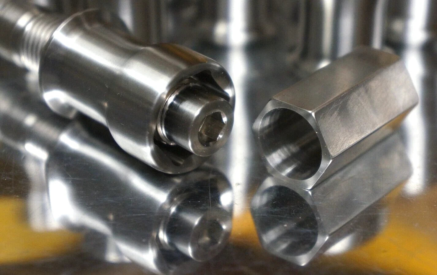 41pcs Locking M14x1.5 R13 75mm Titanium Lug stud conversion kit Audi