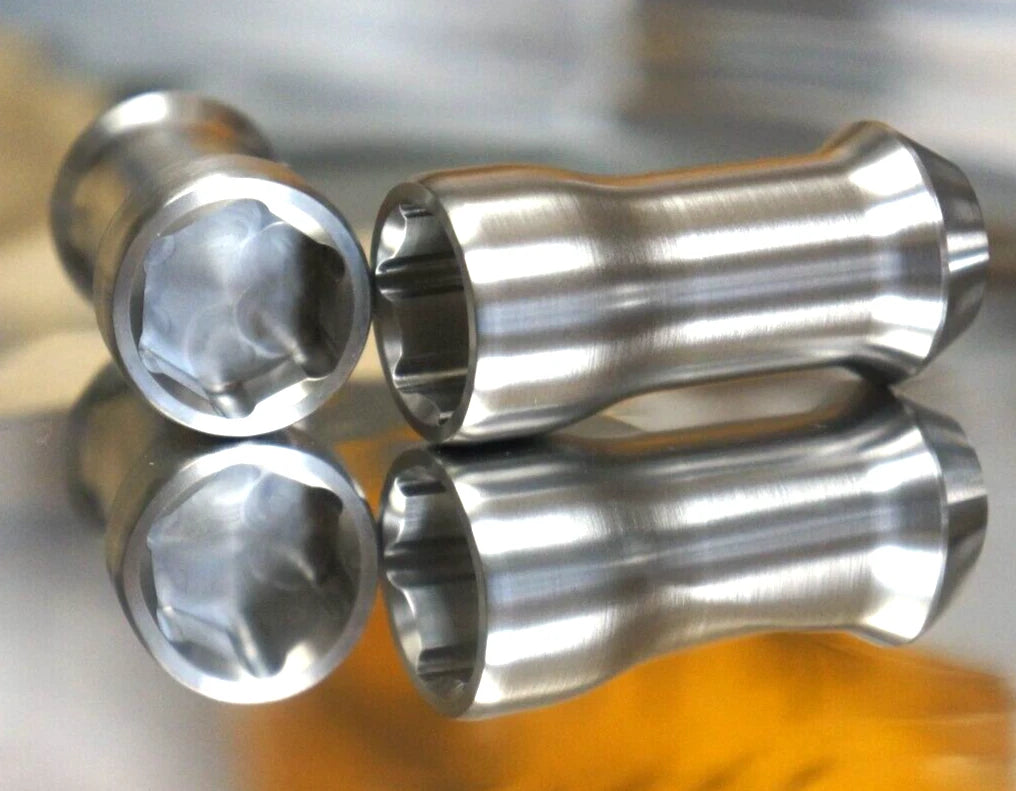 Locking 24x set Closed Titanium Lug Wheel Nut 14x1.5 60deg Acorn